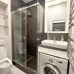 сучасний стиль і комфорт в центрі львова, Smart-tv Apartament Lwów