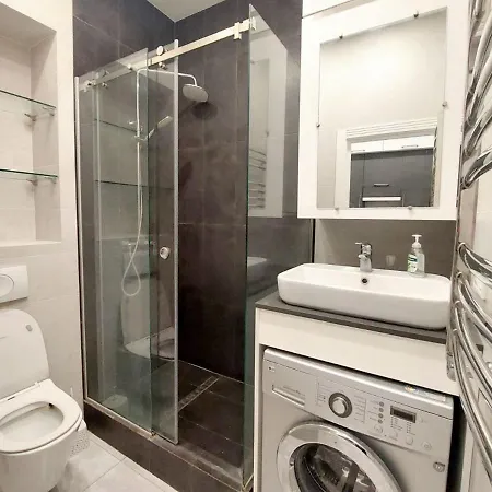 сучасний стиль і комфорт в центрі львова Apartman Lviv